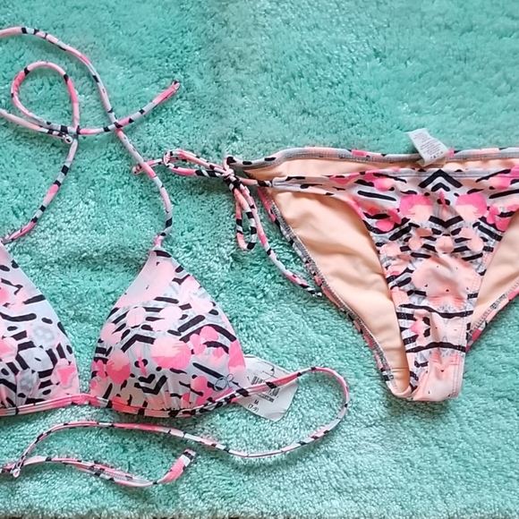 >OP> 2-Piece Pushup Halter, Side Tie String Bikini - Picture 2 of 15